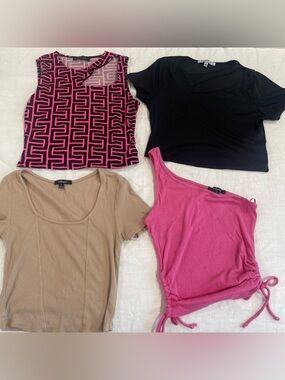 Women’s Pink Geometric Sleeveless Top – Unbranded bundle size S